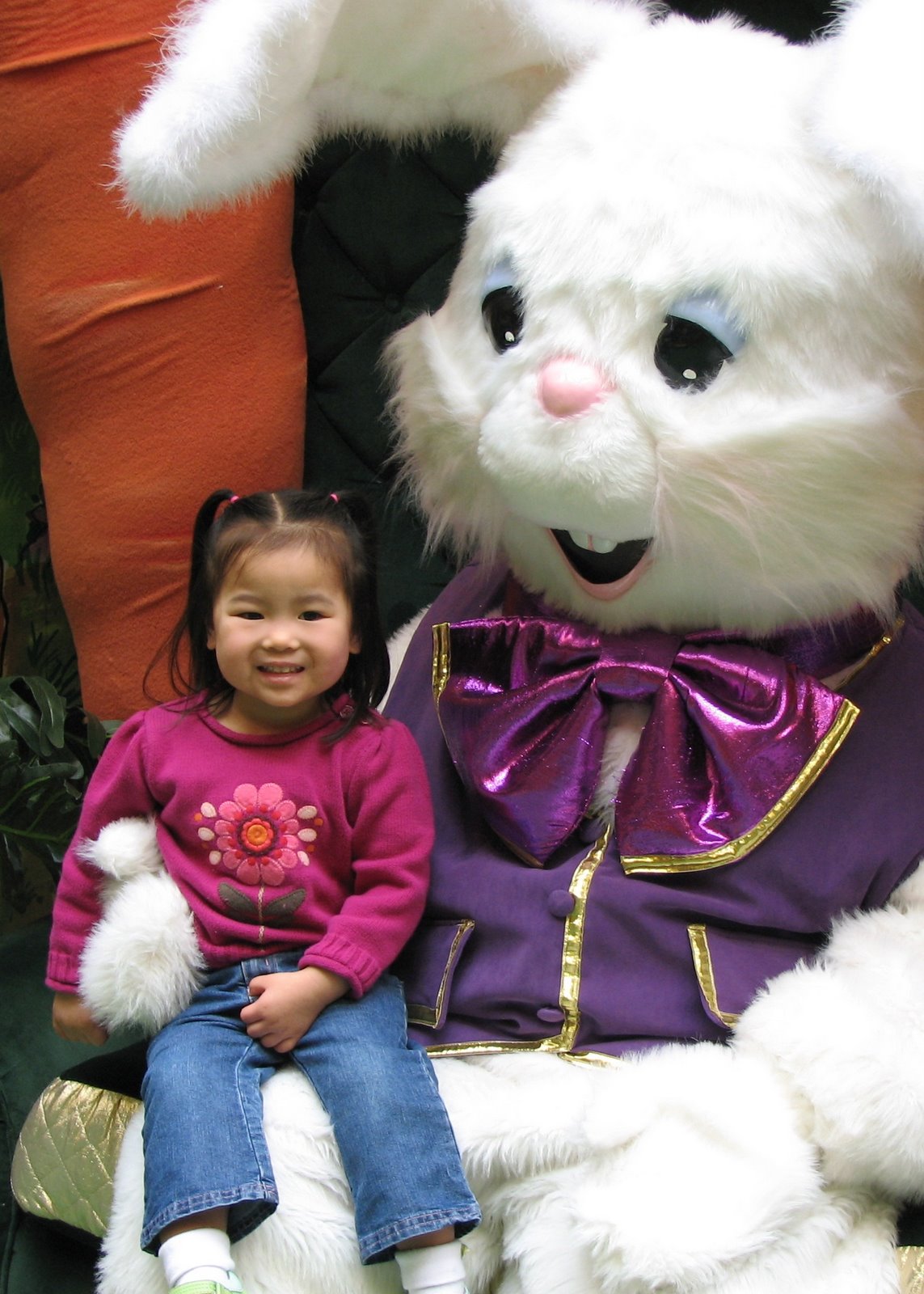 [Easter+Bunny+2007+040.JPG]