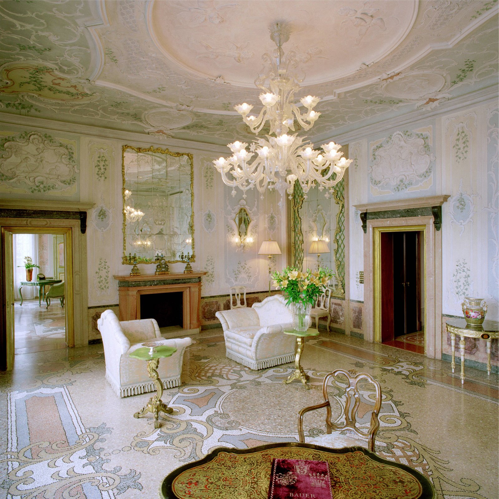 [Bauer_Il_Palazzo_Living_Room_Royal_Suite.jpg]