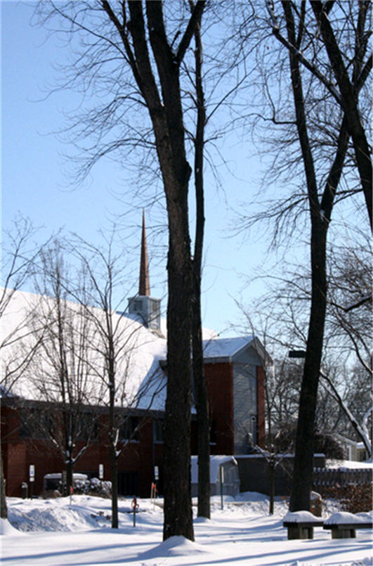 [Methodist+Church+with+snow+12-16-7+from+back+parking+lot+with+steeple.jpg]