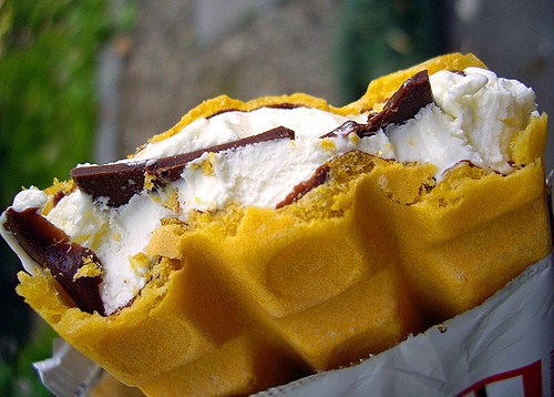 Japanese Choco Monaka Jambo (Chocolate Monaka Ice Cream)
