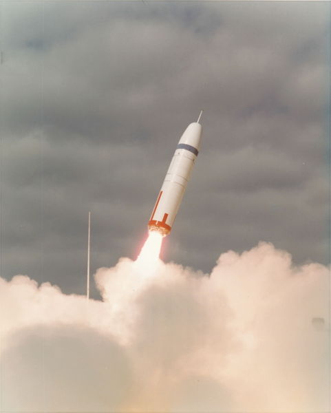 [481px-Trident_C4_first_launch.jpg]