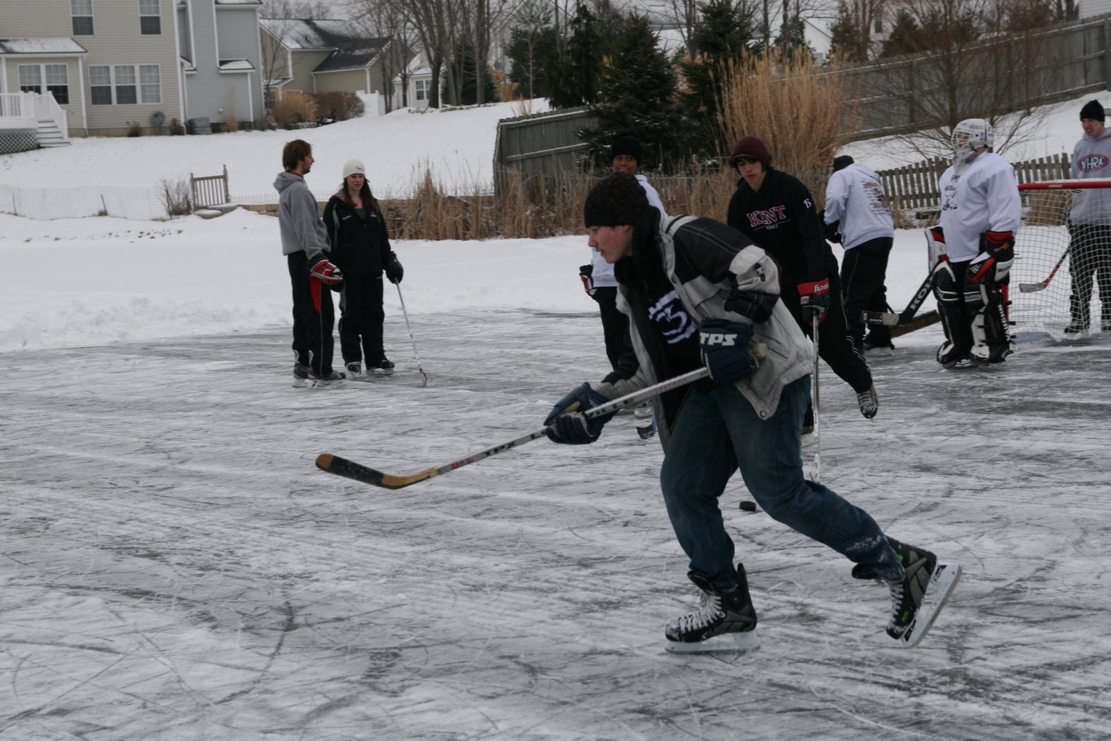 [2008+Pond+Hockey+044.JPG]