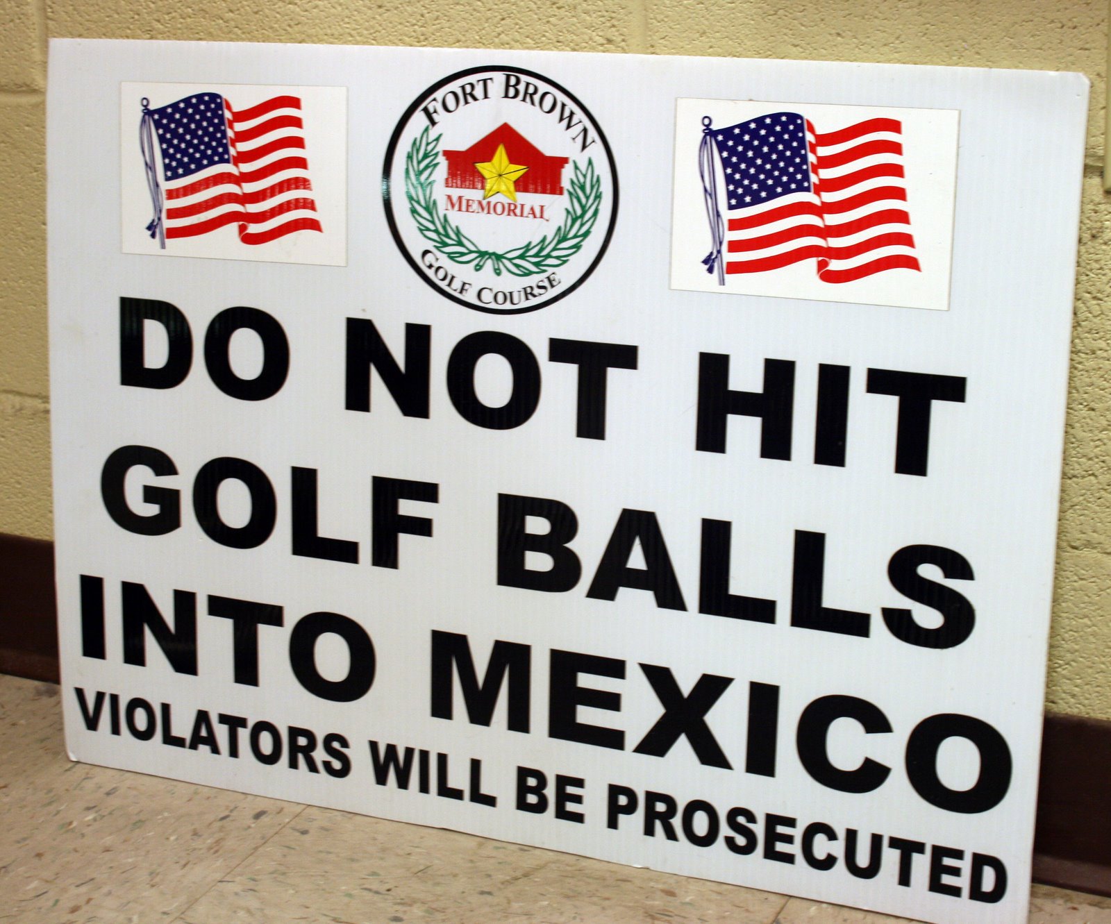 [Warning+sign+in+golf+course.jpg]