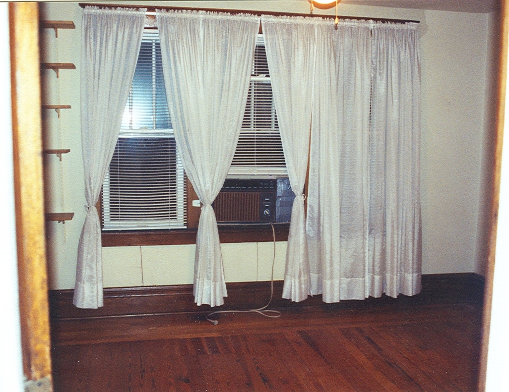 [bront+bedroom+windows+Sept+2003.jpg]