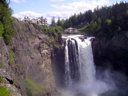 [Snoqualmie+Falls+with+lodge.jpg]