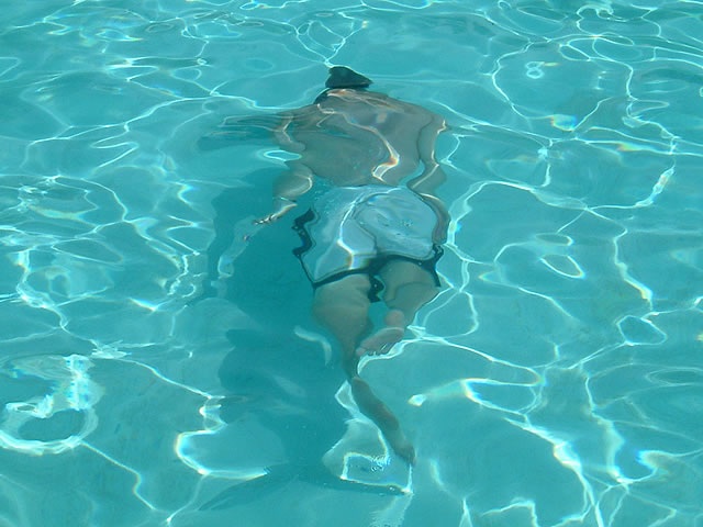 [swimming4.jpg]