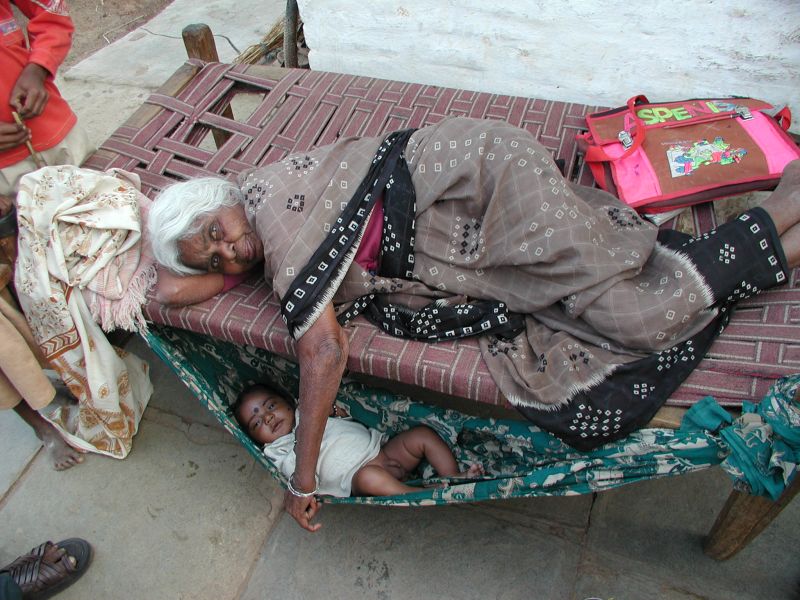 [India+Stories+36B+Grandma+with+Baby+DVD+Pictures+2+2190.jpg]