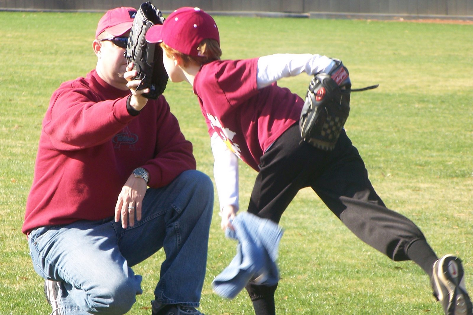 [071208+Father+Son+Pitching+Camp+-+Matt+&+Spencer+practicing04.jpg]
