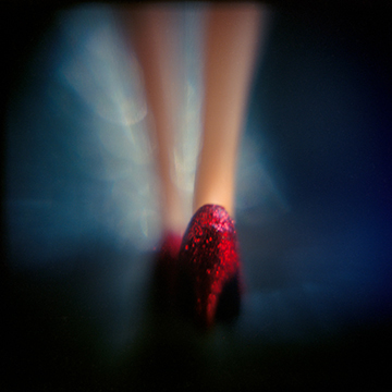 [jennifer+shaw+red+shoes.jpg]