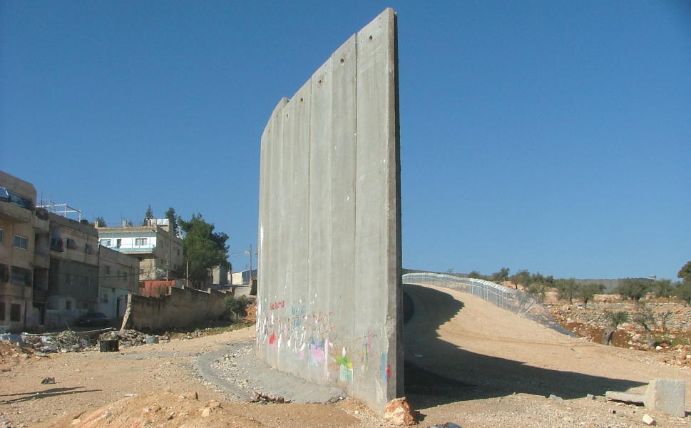 [israele-muro+sicurezza+con+palestina_007_7_2_1.JPG]