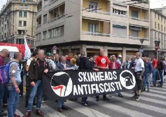 [anti-fascist-skinheads.jpg]