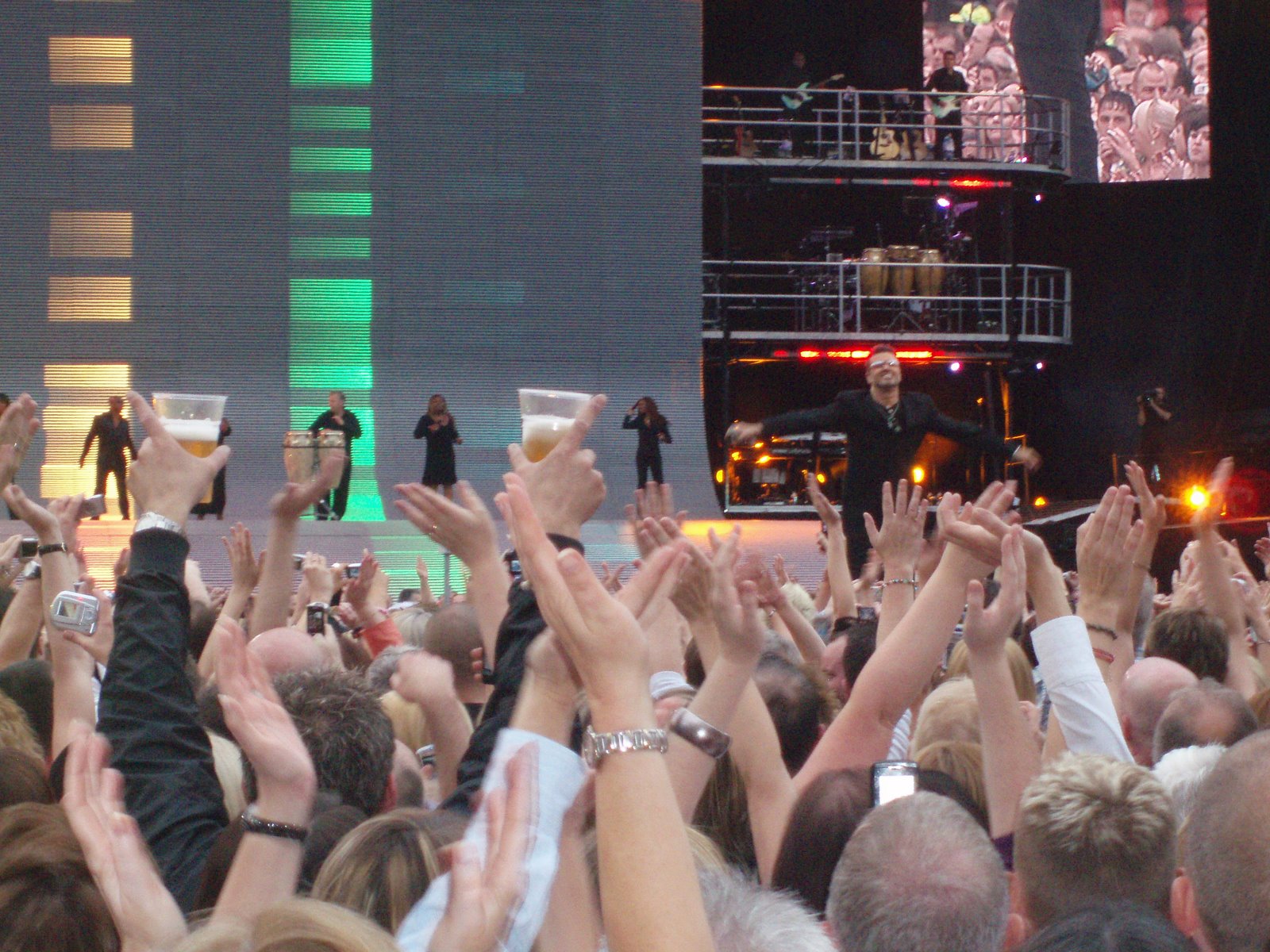 [George+Michael+In+Concert+17th+June+2007+021.jpg]