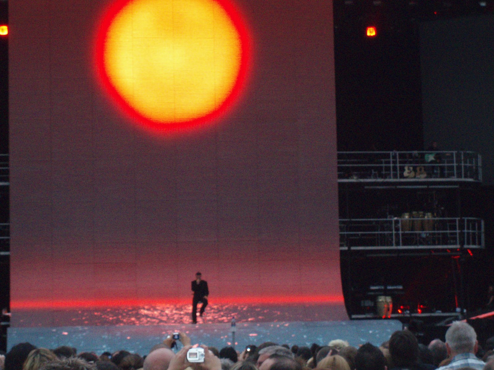 [George+Michael+In+Concert+17th+June+2007+025.jpg]