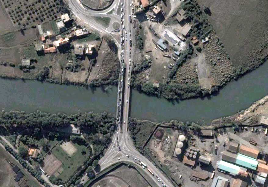 Pont Skala qui traverse le fleuve Soummam - Béjaïa - Algérie