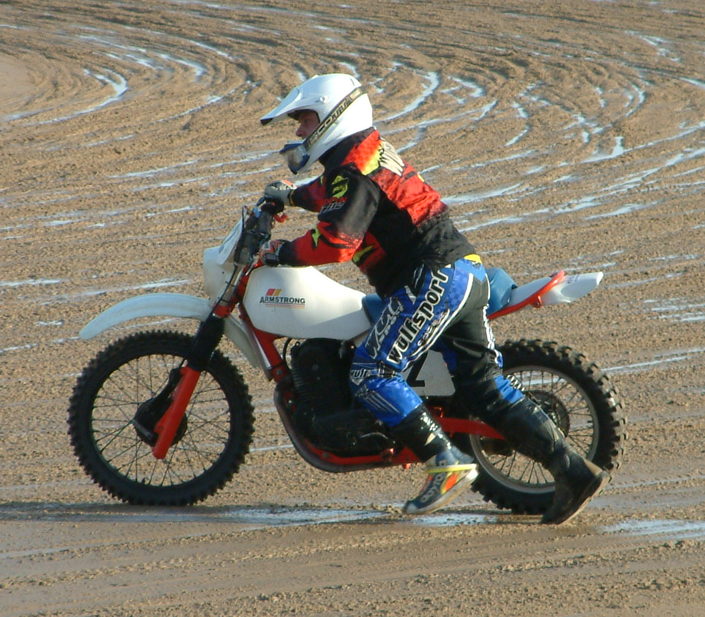 [Mablethorpe+motorcycle+sandracing+27+Jan+2008+248.jpg]