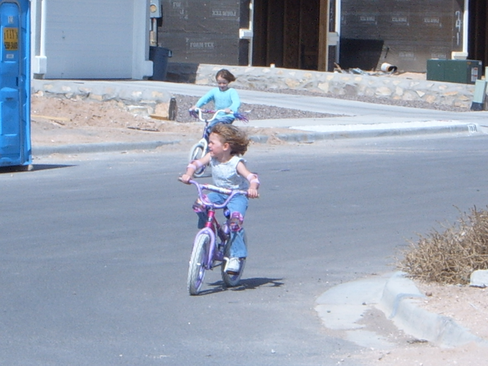 [Caitlin+is+riding+by+herself!.JPG]