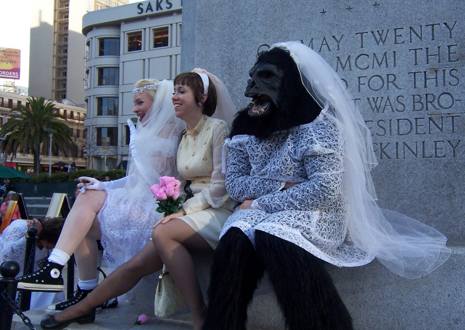 [gorilla+bride.jpg]