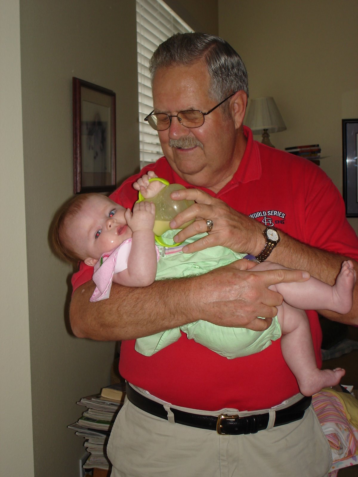 [Spoiled+Rotten+Baby+Bryleigh+With+Her+Sippy+Cup+And+Her+Papa+Ron+-+04+01+08.jpg]