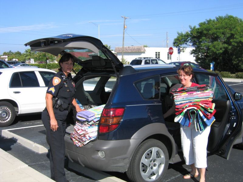 [community+quilts+delivery+to+police+dept+2.jpg]