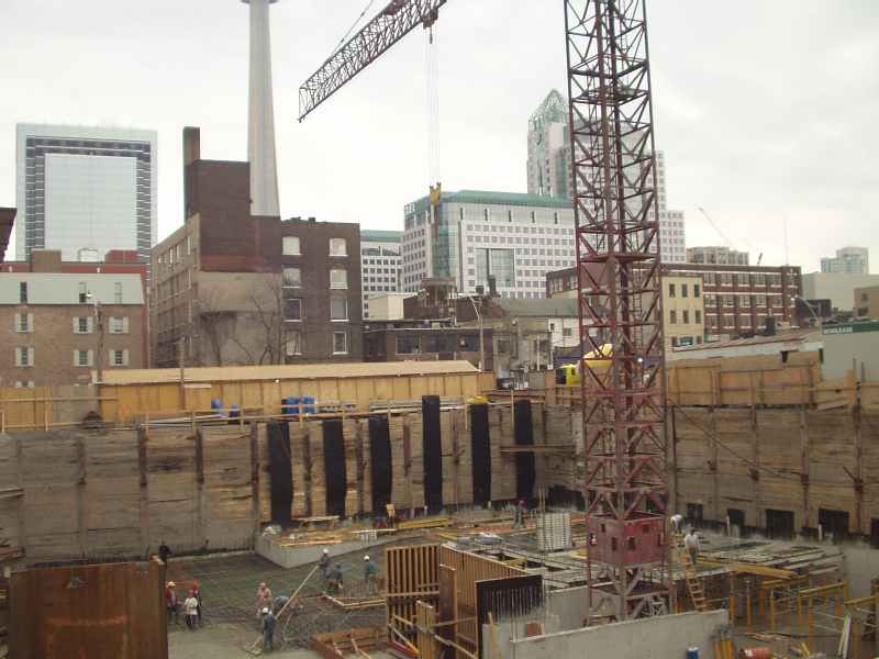 [construction_at_Simcoe+Richmond_looking_SW-med.jpg]