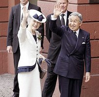 [EmpressMichiko-EmperorAkhito.jpg]