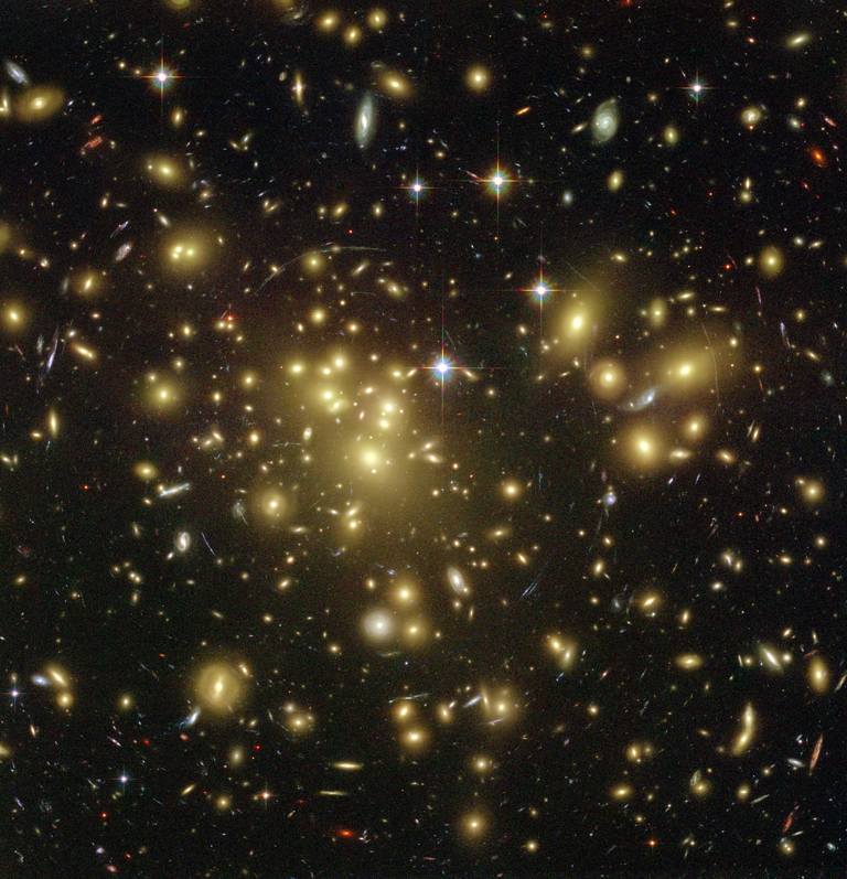 [abell_1689_galaxy_clusters.jpg]