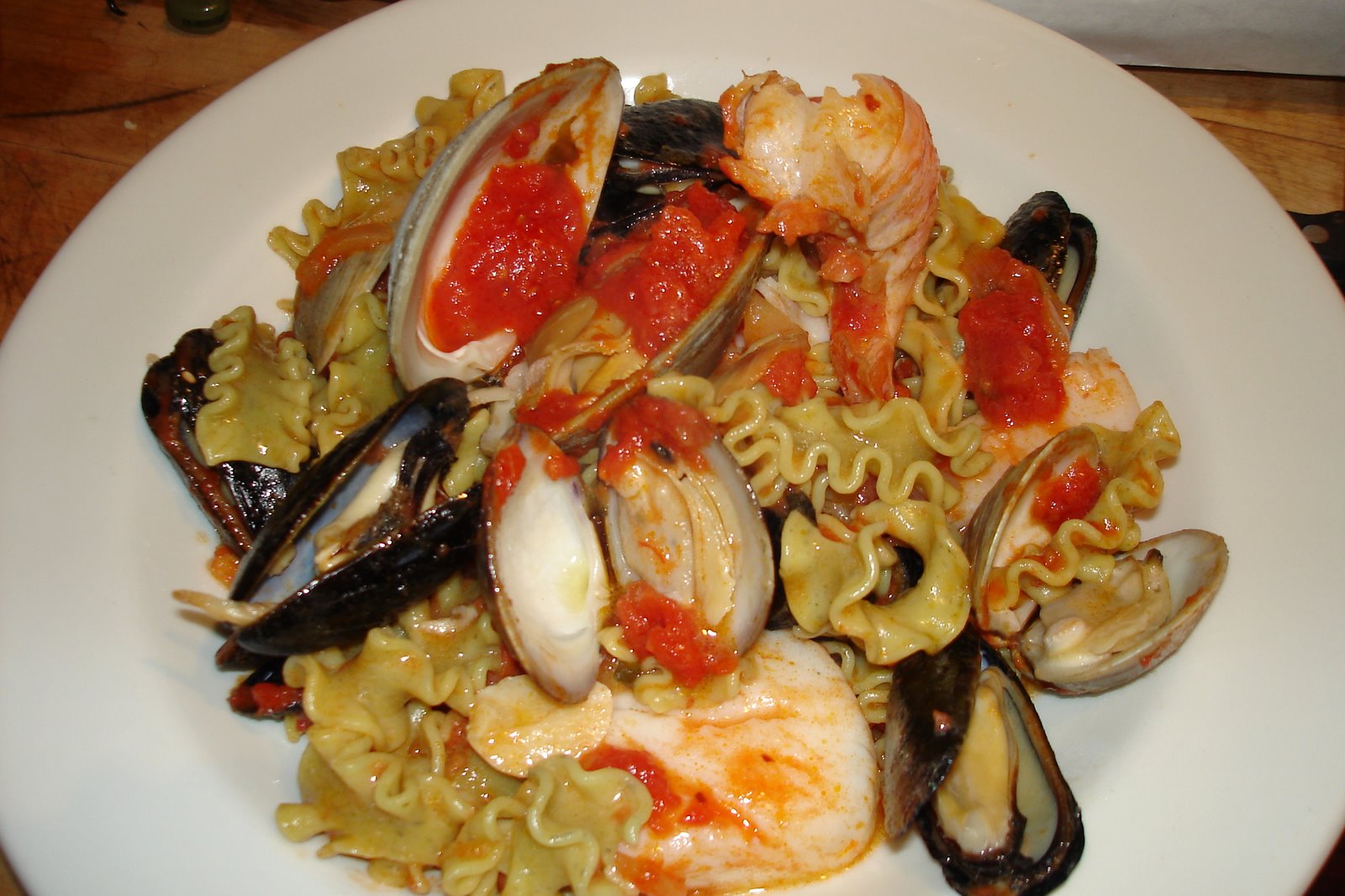 [seafood+pasta+001.jpg]