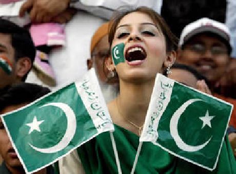 [Pakistan-girl-flag.jpg]