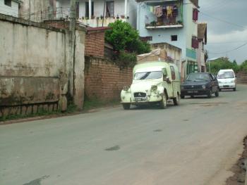 [voiture+malagasy.JPG]