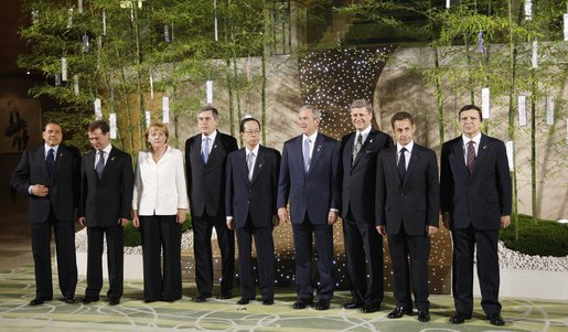 [34th_G8_summit_member_20080707.jpg]
