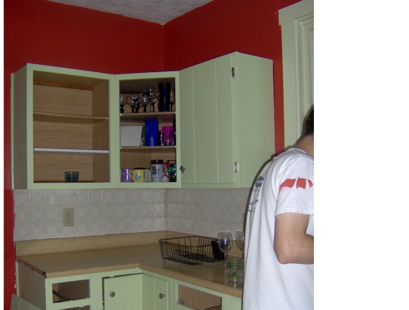 [TINY+kitchen.jpg]