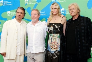 Edward James Olmos, Ridley Scott, Daryl Hannah y Rutger Hauer, hoy en Venecia