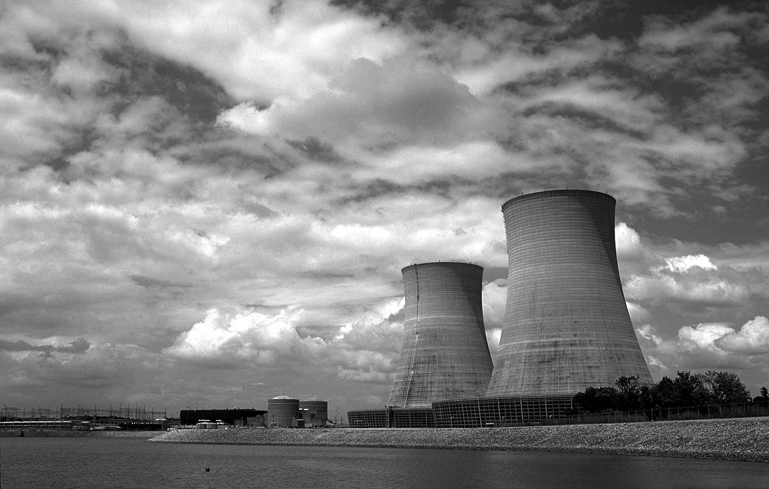 [Nuclear-Plant.jpg]