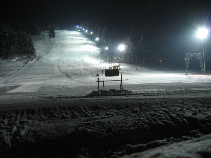 [night-skiing.jpg]