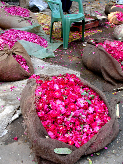 [Delhi+-+Flower+Market+2+sm.jpg]
