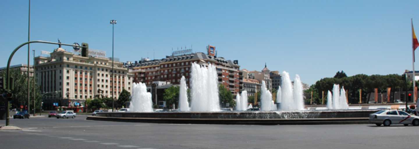 [Fountain+near+Plaza+De+Cibeles-s.jpg]