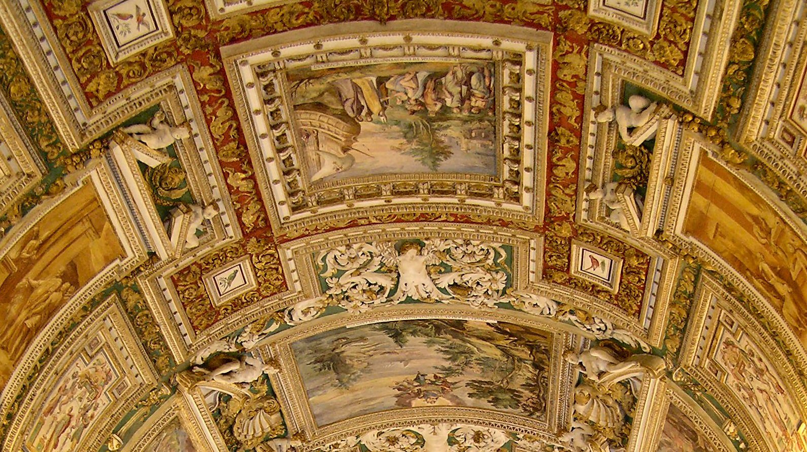 [Ceiling+in+Vatican+Museum+2.jpg+cropped.jpg]