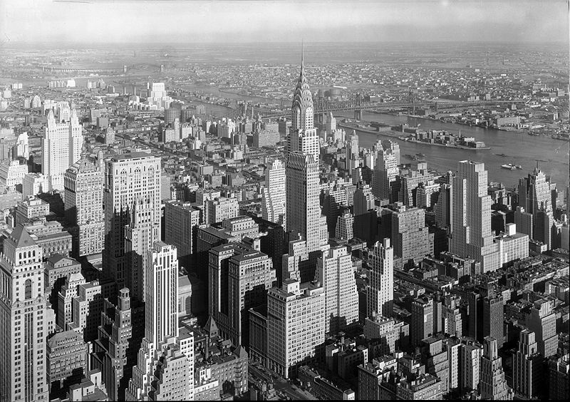 [800px-Chrysler_Building_Midtown_Manhattan_New_York_City_1932.jpg]