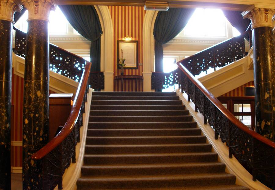 [Stairway+in+Caledonian+Hotel+Edinburgh.JPG]