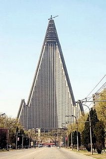 [230px-Dprk_pyongyang_hotel_rugen_05_s.jpg]