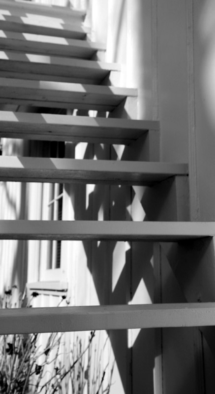 [white-stairs-006.jpg]