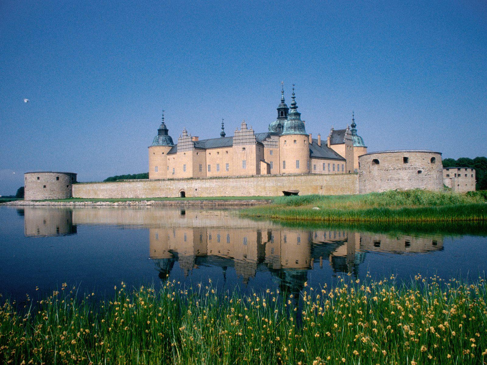 [Kalmar+Castle,+Kalmar,+Sweden.jpg]