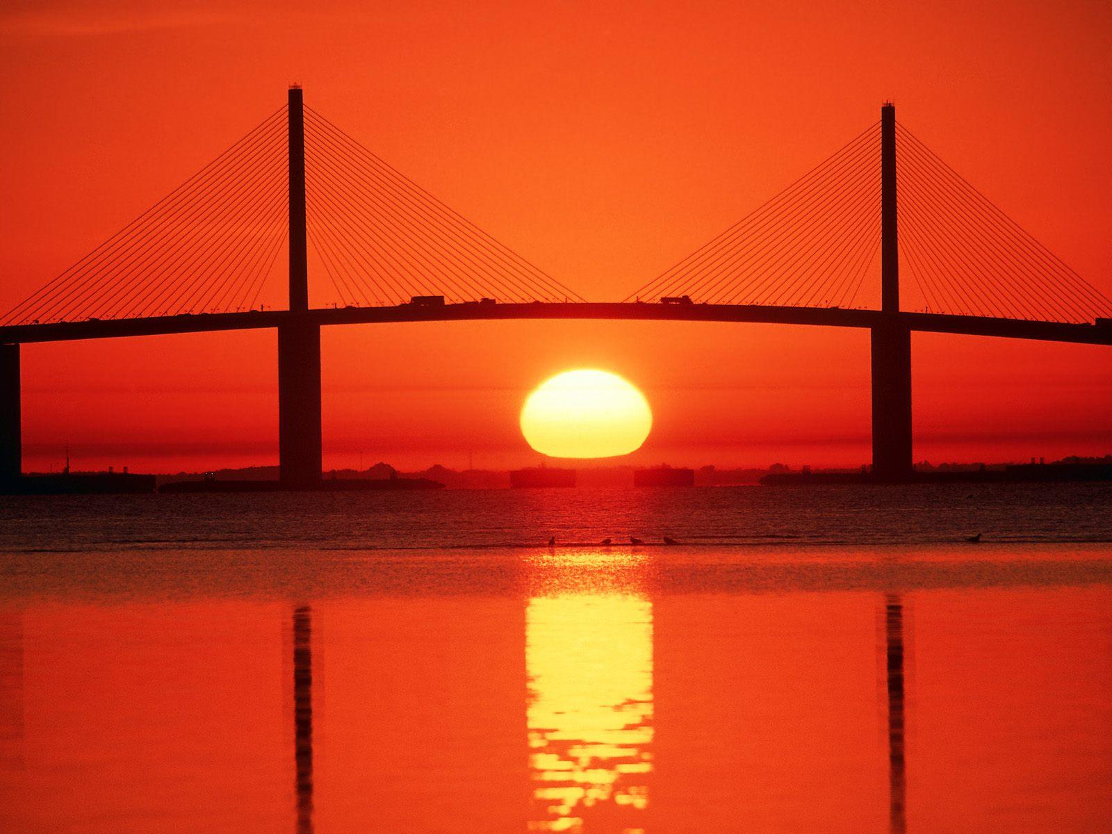 [Sunshine+Skyway+Bridge,+Tampa+Bay,+Florida.jpg]