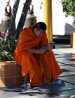 Cagin hastaligina yakalanmis genc bir budist rahip - Wat Phrathat Doi Suthep - Chiang Mai