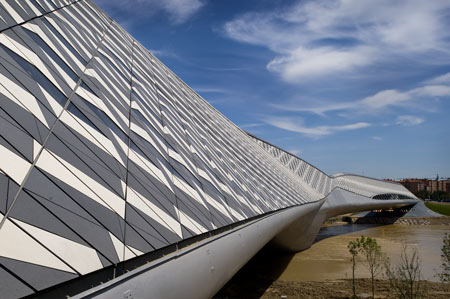 [Zaragoza+Bridge+Pavilion+by+Zaha+Hadid+04.jpg]