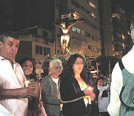 [Santos,+gente,+calle+bajando,+frag+1734.jpg]