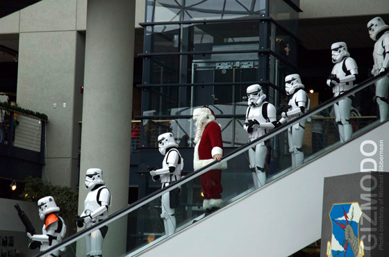 [santa-imperial-troopers.jpg]