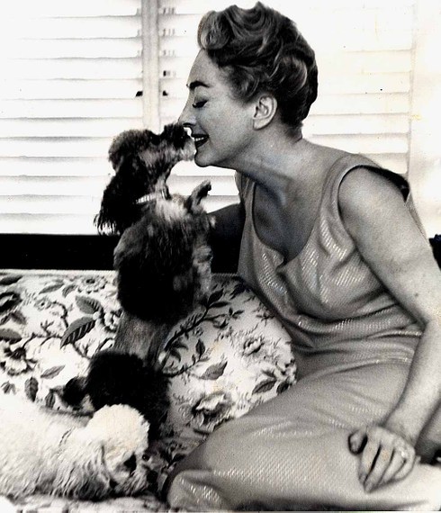 [joan_crawford_1959-dog-lady.jpg]