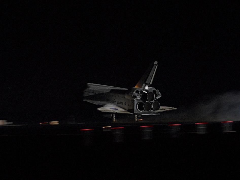 [shuttle.night.landing.jpg]