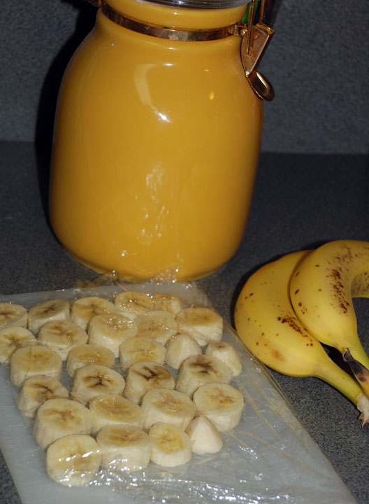 [bananas+1.jpg]
